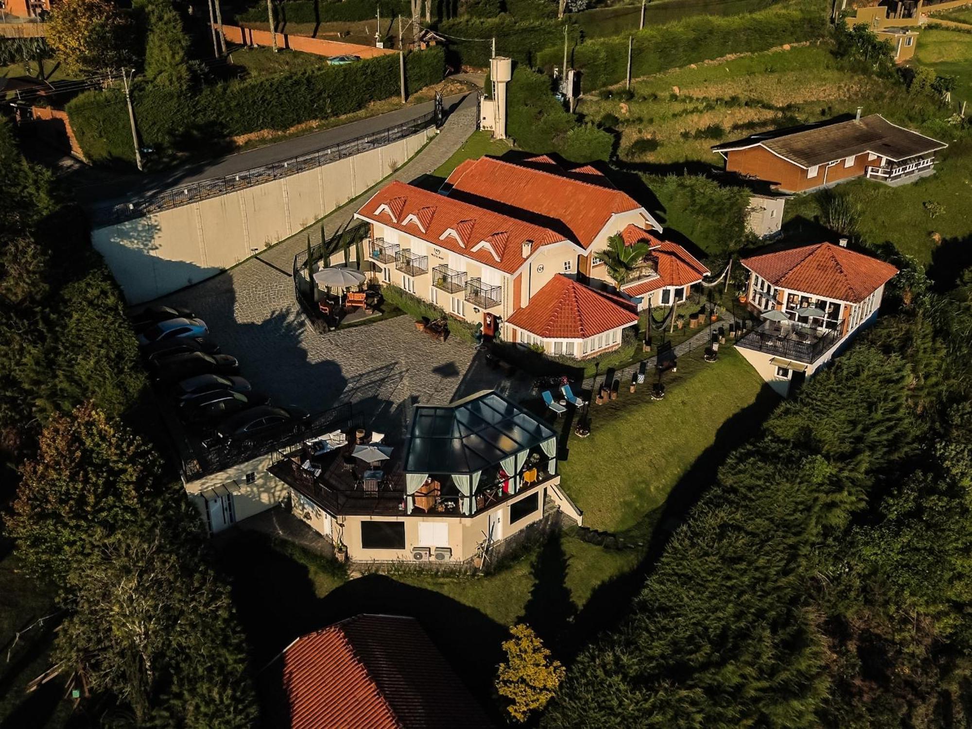 Pousada Ville Le Mont - Campos Do Jordao Bagian luar foto